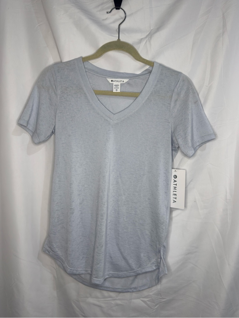 Athleta Light Gray V-Neck Short Sleeve Tee